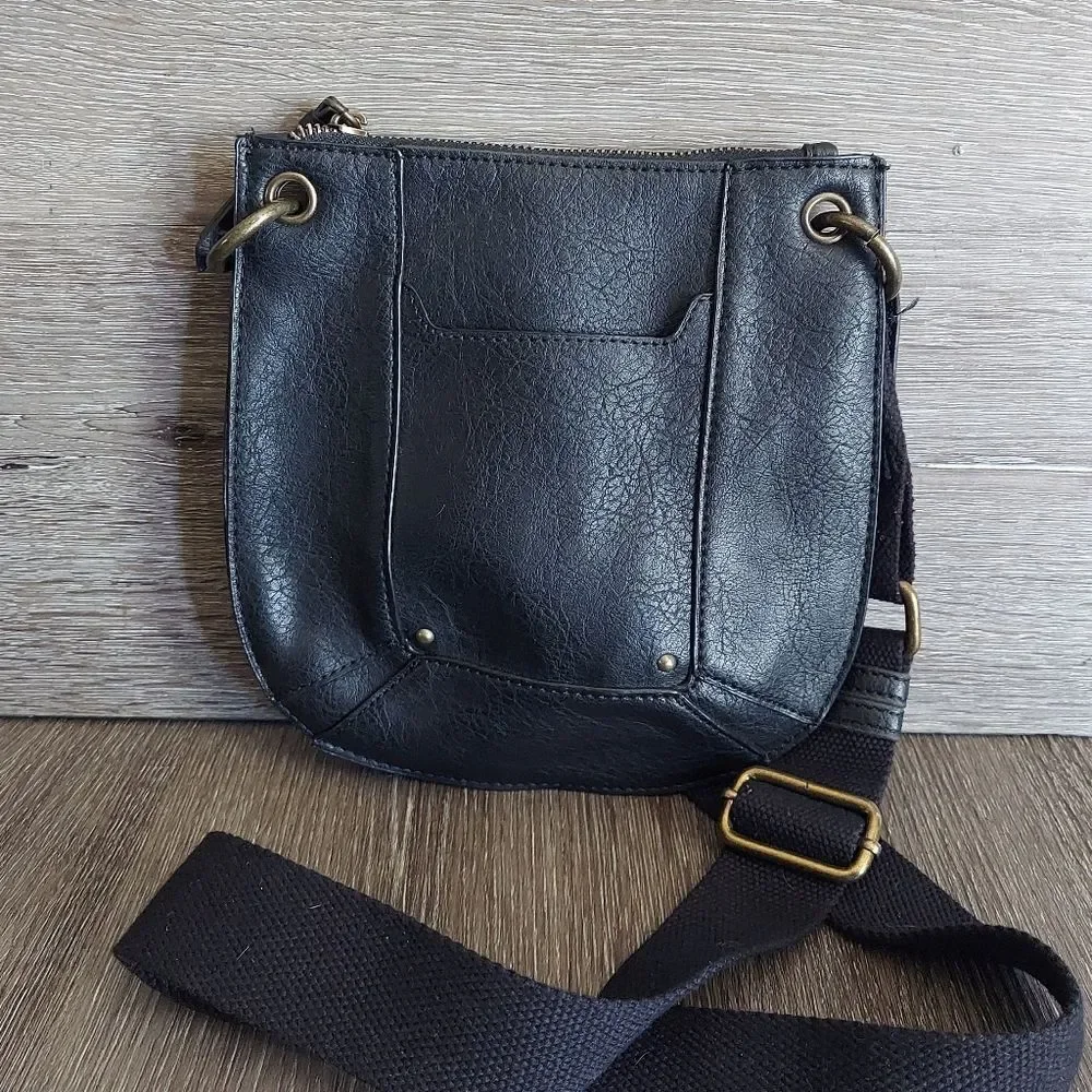Time and Tru Women's Bentley Crossbody Handbag - Black